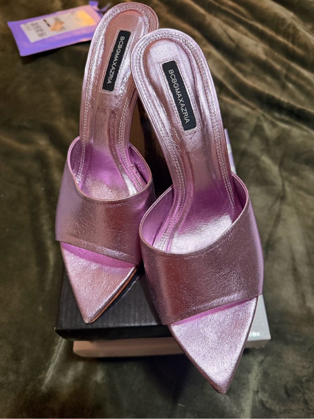 BCBGMaxAzria Metallic Pink Pointed Slide Mules 
Fits size 7.5